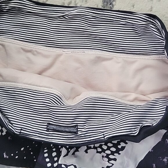 Lululemon Speed shorts - Picture 5 of 10